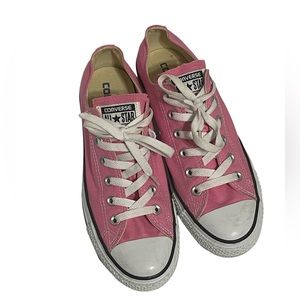 Pink low rise Converse women’s size 8.5